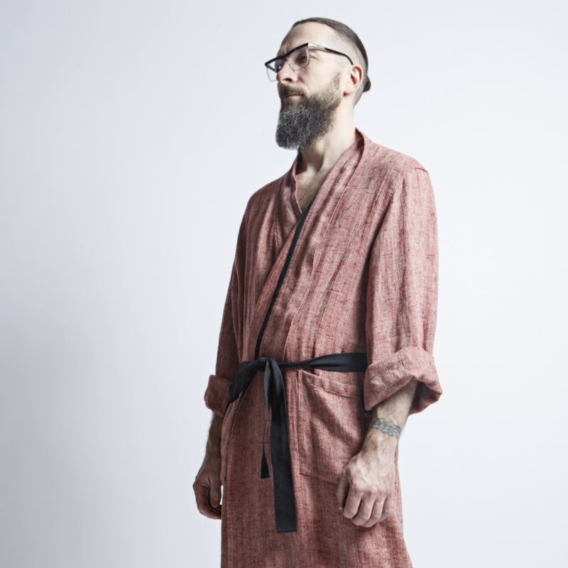 Meeste linane hommikumantel, punane kalasaba