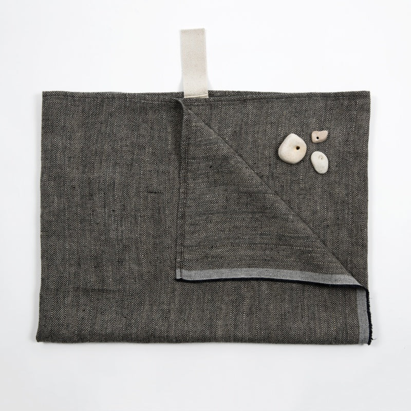 Linane suur rätik, must kalasaba